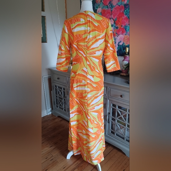 RARE 70s Psychadelic Neon Kaftan Dress With Matching Shorts! - Picture 9 of 16